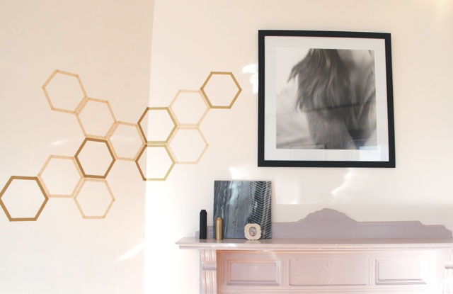 How to Make a Totally Removable Honeycomb Wall Decal || Jade and Fern