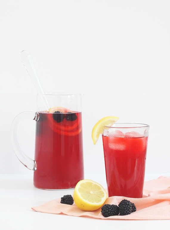 Blackberry Lemonade Spritzer || Jade and Fern