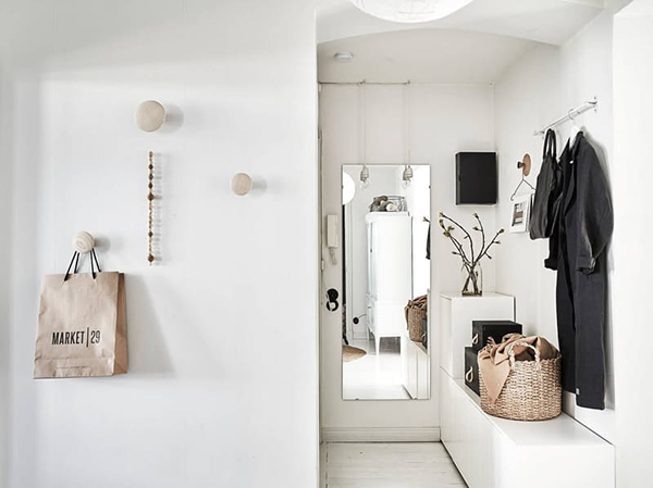 Warm Minimal Entryway Inspiration - Apartment Therapy