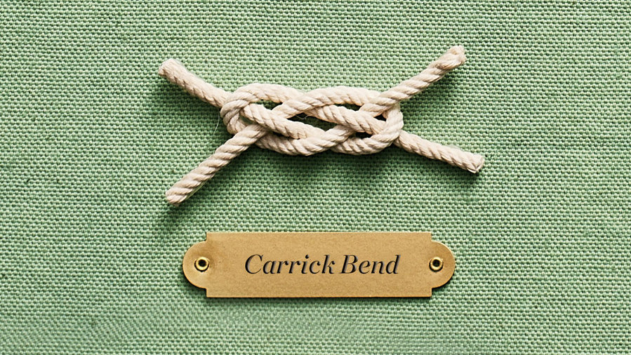Coastal Living Carrick Bend Knot / Learn how to make beginner-friendly macrame knots so you can macrame all day!