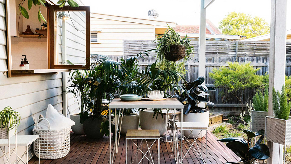 Eight Modern Urban Jungle Patio Ideas @idlehandsawake