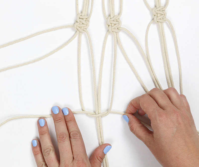 Macrame Knots - how to tie a Square knot