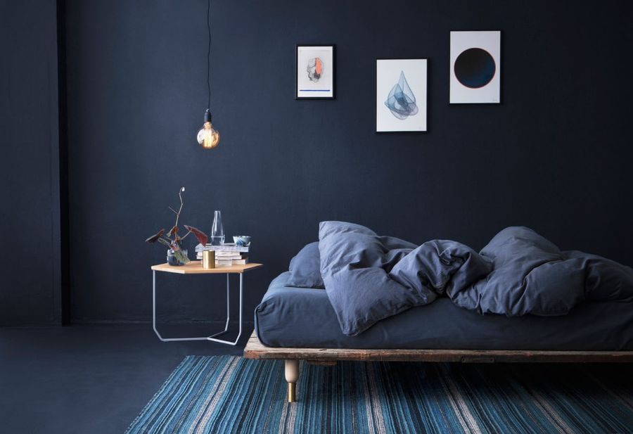 Moody Blue Bedroom Inspiration / Home Idea