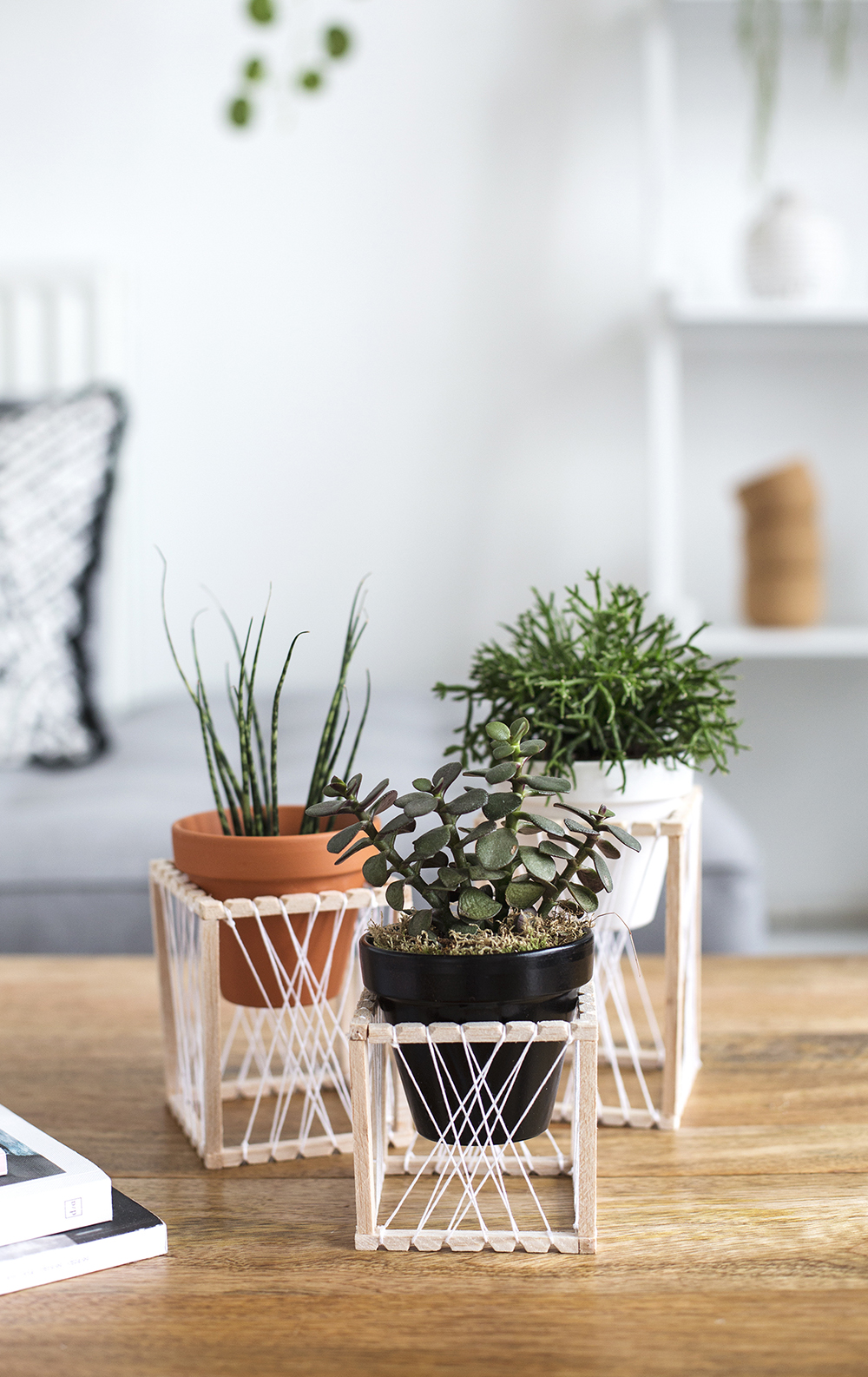 DIY Woven Plant Stand by The Lovely Drawer